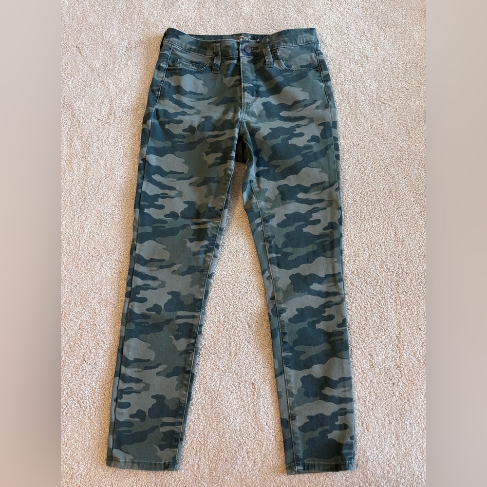 Women’s Camo Slim Fit Jeans - Green Camo